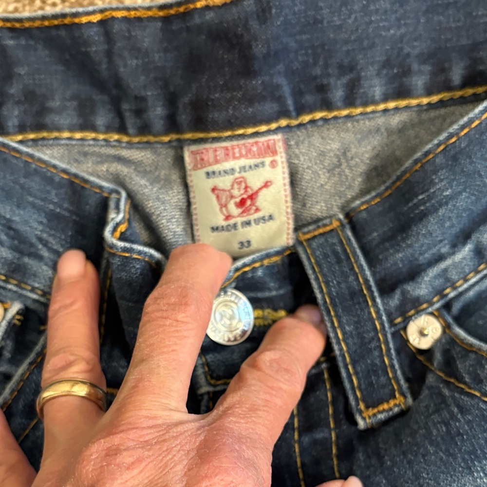True Religion Men’s Billy 33 waist/32 faded blue jeans
